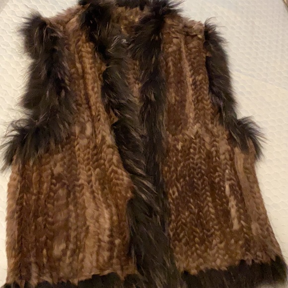 Gorgeous Fur Vest - Picture 3 of 5